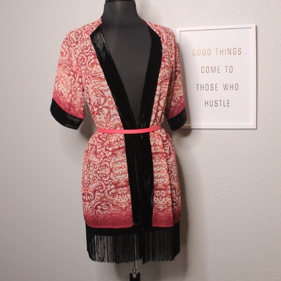 Petticoat Alley Sweaters - Petticoat Alley Kimono 💞